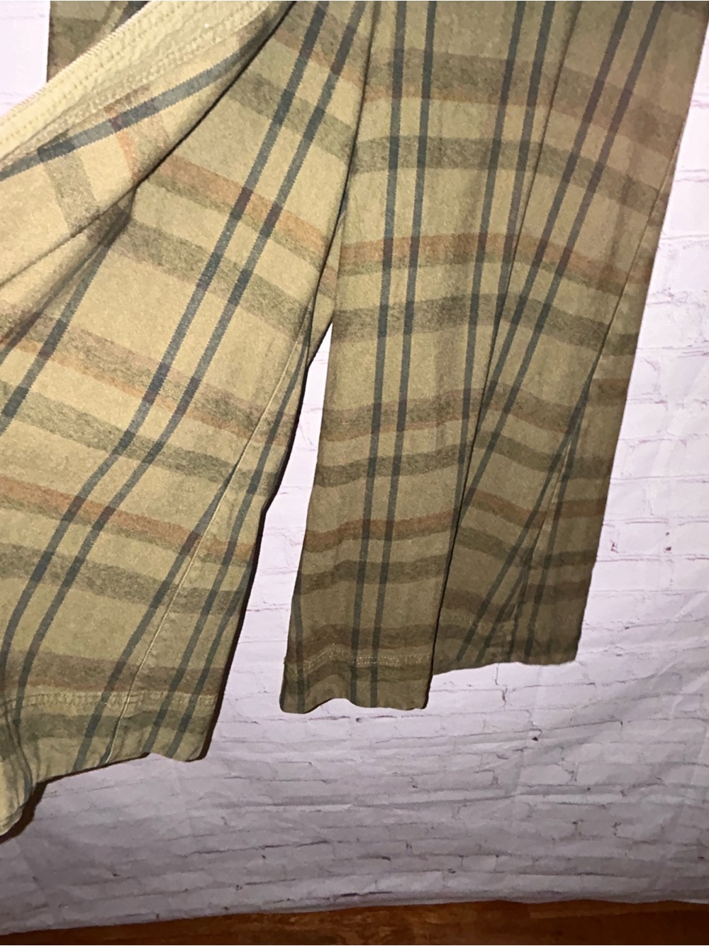 Pilcro Kilted Plaid Wide-Leg
Surplice Pants size 27 - Picture 5 of 11